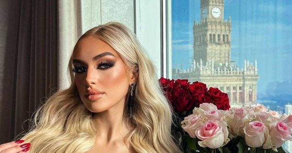 Królowa życia spotkała Caroline Derpienski w samolocie. Zrobiła zdjęcie z ukrycia i podzieliła się refleksją na jej temat