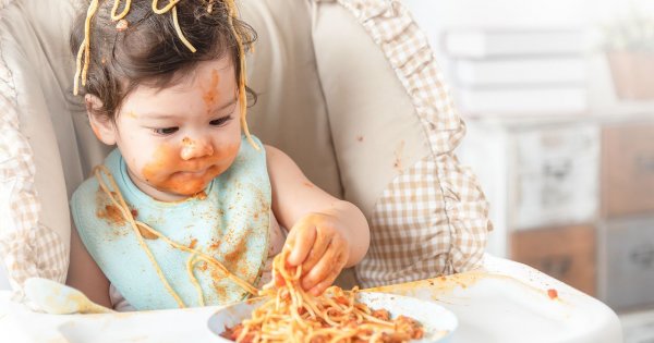 "Synowa źle karmi dziecko. On nie czuje smaków, bo nie daje mu cukru i soli. Jak tak można?"
