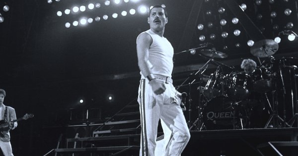 Równo 32 lata temu odeszła legenda. Wspominamy Freddiego Mercury'ego - lidera zespołu Queen