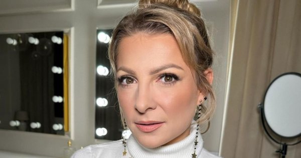 Magda Narożna cała na czarno odkrywa zgrabny brzuszek. Król drugiego planu nie spodobał się fanom