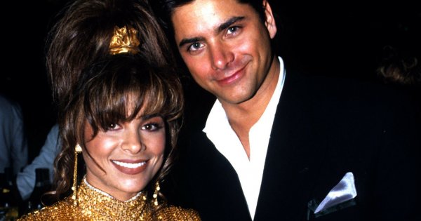 61-letnia Paula Abdul z dekoltem do pasa. Kusi mężczyzn od kilkudziesięciu lat!