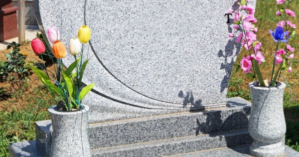 "Rodzice postawili sobie grób! Większego absurdu w życiu nie widziałam. Po co kusić los?!"