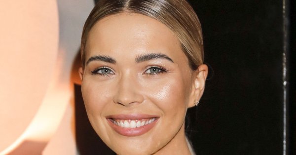 Sandra Kubicka cała w złocie w objęciach Barona. Fani zwrócili uwagę na ich mowę ciała!