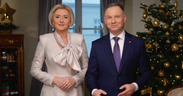 Agata od Andrzeja przemówiła. Para złożyła życzenia z okazji Bożego Narodzenia 2023 [wideo]