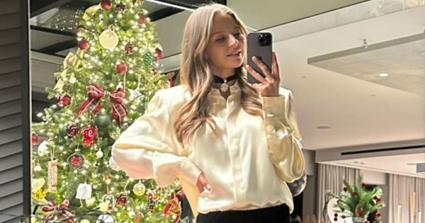 Anna Lewandowska zorganizowała w Polsce wigilię firmową! Były dekoracje i piękne stylizacje. My zwracamy uwagę na auto...