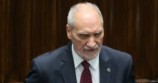 Antoni wtargnął prędko na mównicę, ale prof. Szymek się nie ugiął. Było gorąco [Wideo]