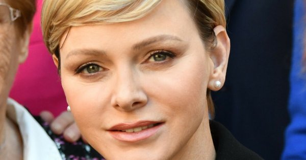 Księżna Charlene u boku męża w świątecznym klimacie. Internauci nie mają złudzeń: "Smutek aż bije z jej oczu"