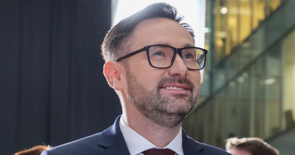 Pomysłowy Daniel przepisał swoje nieruchomości na syna! Sieć zalały memy!