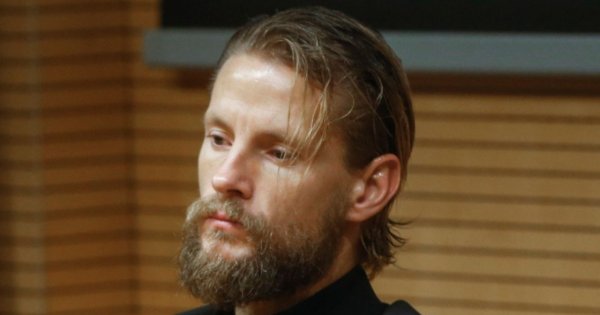 Sebastian Fabijański szuka miłości na Tinderze. Aktor gorzko wyznaje, co go tam spotyka
