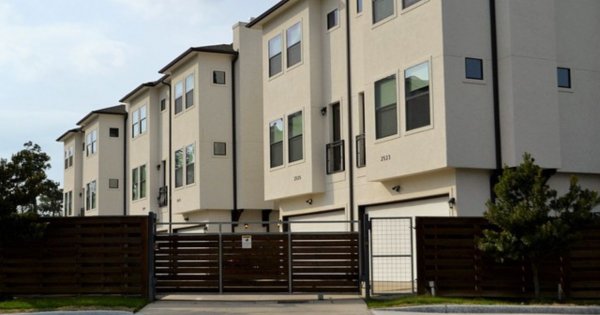 Smart home w praktyce: jak nowoczesne technologie wpływają na życie w nowych nieruchomościach
