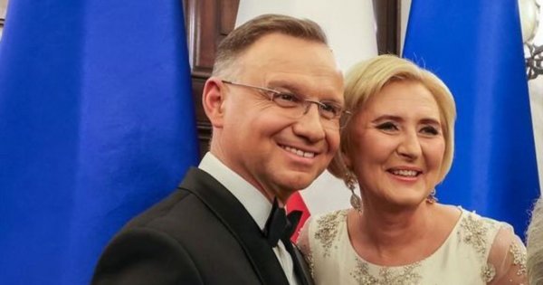 Sprytny Andrzejek zaprosił nielubianych kolegów na spotkanie. Ustalił taki termin, że nie mogli przyjść!