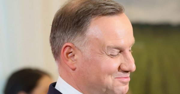Przystojny Andrzej zanotował wpadkę. Wpis o żonie i jajach. Upsss... Tego mieliśmy nie widzieć!