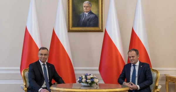 Donaldinho i twardy Andrzej w końcu się spotkali! Internauci komentują memami