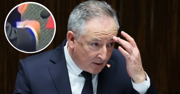 Bartłomiej skitrał dziwne zawiniątko do biura na Wiejskiej. Teraz niechętnie tłumaczy, co to było