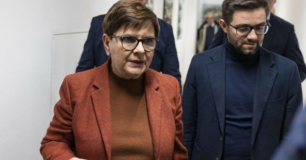 Becia chciała mieć tłumy na spotkaniu. Ustawiła lustro, by pomnożyć audytorium! [Wideo]