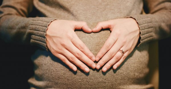 Jesteś w ciąży? Sprawdź, jakie objawy powinny Cię zaniepokoić!