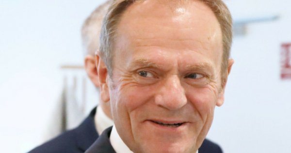 Donek ma powody do zadowolenia. Liczba Polaków, którzy się do niego uśmiechają, wciąż rośnie!