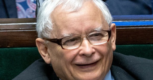 Starszy pan o swoim majątku: "Trochę książek i kot". Internauci komentują [Memy]