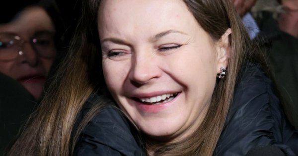 Żona Niejadka była niezbyt dyskretna. Puściła oczko podczas przemówienia Andrzeja. Tylko do kogo?