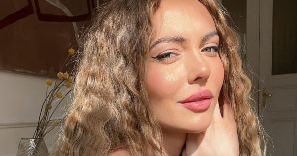 Marcela Leszczak pozuje w skąpym stroju na plaży. Internauci zachwyceni: "Jak nastolatka"