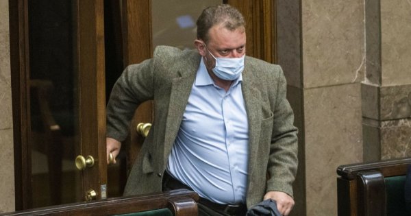 Łukasz od respiratorów oddawał się błogiemu szaleństwu na łyżwach! Jak dziś wygląda rudy 51-latek?