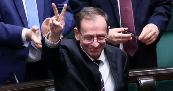 Mariusz odmówił jedzenia w celi! Internauci komentują... memami