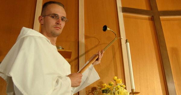 "Choć niektórzy łapali się za głowę, ja zostałem ministrantem. Gdy nie wiadomo, o co chodzi, to chodzi o [...]"