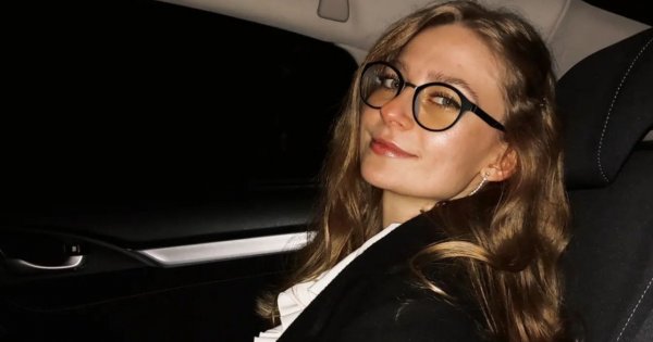 Katoinfluencerka nie może znaleźć pracy, więc założyła zrzutkę. Internauci są bezlitośni!