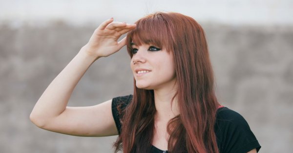 "Nastoletnia córka bałagani, imprezuje i nie chce się uczyć. Co ja mam zrobić?"