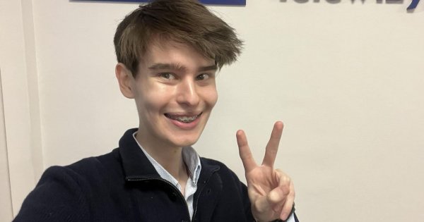 Młodziutki Oskar wyleciał z banku. Ile zarabiał i jak pracował? Jego współpracownicy zaczęli sypać!