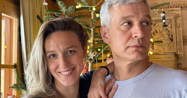 Drapieżna Aleksandra Żebrowska zapozowała w sypialni. Ktoś pisze: "Wstydu teraz nie mają"