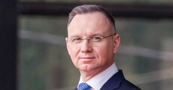 Przystojny Andrzej w zaskakującej "stylizacji" dziękuje Polakom i nagania do biegania. Tego się nie da odzobaczyć!