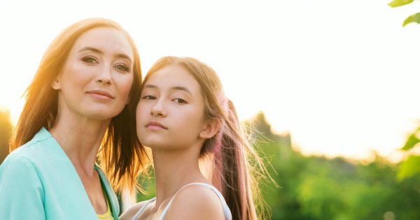 "Urodziłam w wieku 17 lat i rodzice się ode mnie odwrócili. Teraz, kiedy zarabiam kupę kasy, oni zabiegają o moją uwagę"