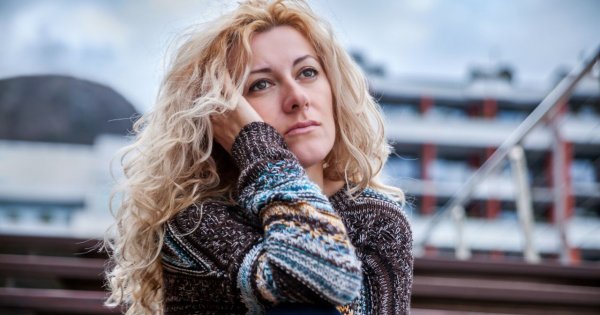 "Doradzam ludziom, jak mają żyć. Sama żyję od 10 lat w fikcyjnym małżeństwie"