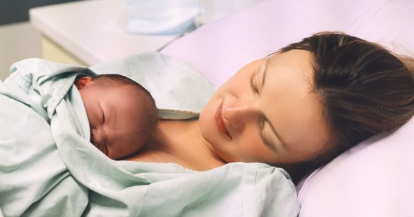 "Przez 2 tygodnie po porodzie nie chciałam gości. Rodzina męża wprosiła się do szpitala dzień po"