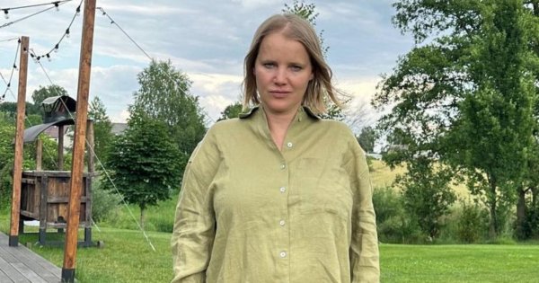 Joanna Kulig na selfie z Tomem Hanksem. Już można oglądać amerykańską produkcję z jej udziałem