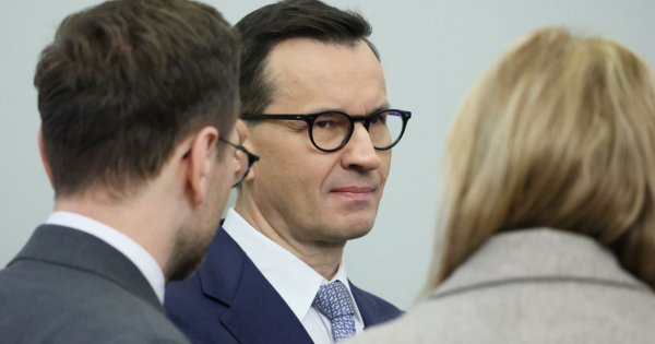 Co się stało Mateuszkowi? Odpoczywa w domu z nogą w gipsie