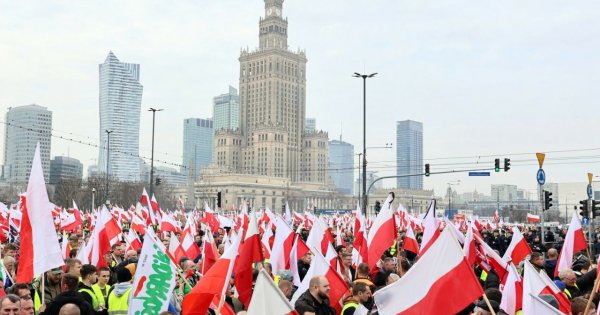 Szokujące zachowanie księdza na proteście rolników. Powiedział im, co mają zrobić z Donaldem Tuskiem [wideo i zdjęcia]