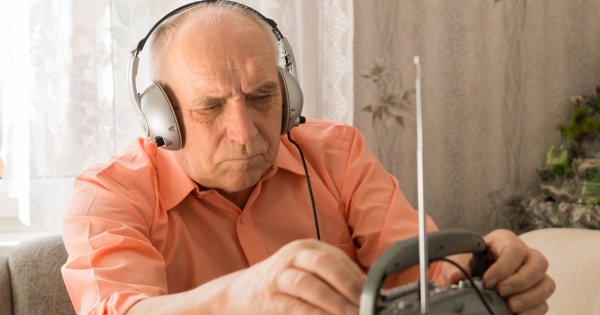 "Tajemniczą nieznajomą z ogłoszenia w radio okazała się moja była żona. Nie uwierzycie, jak to się skończyło!"