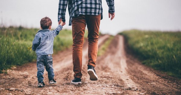 "Partner wciąż sypia u swojej byłej. Podobno ze względu na ich dziecko"