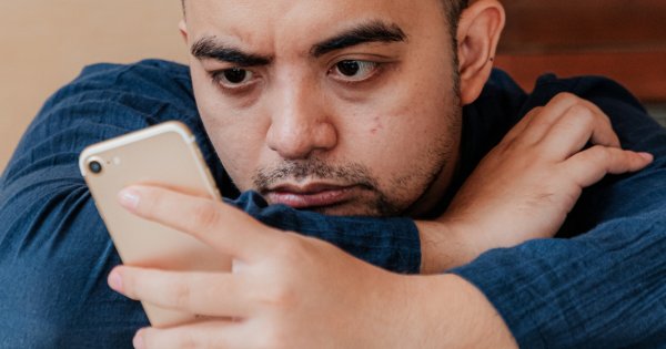 "Moja żona wszystko relacjonuje w necie. Ostatnio nagrała nawet coś takiego"