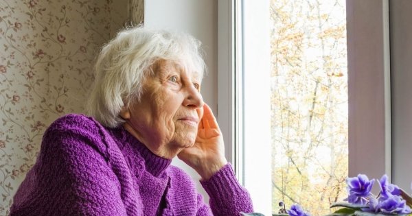 "Wnuczka się mnie wstydzi. Szła z koleżankami i udała, że mnie nie zna"