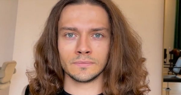Bartek Piekarski ściął długie włosy, które zapuszczał latami. Metamorfozę zrobił fryzjer Wojtek Stasiak