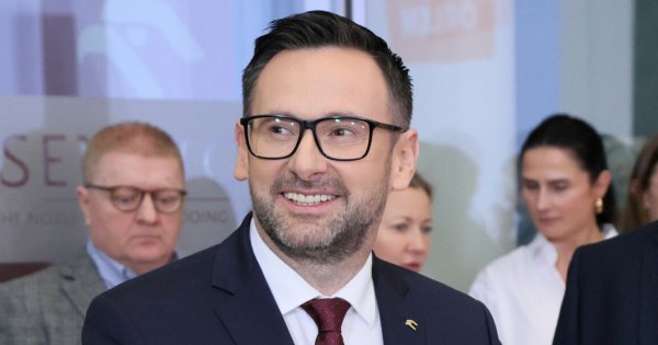 Daniel Obajtek się przejęzyczył! I to 2 razy. Wszyscy to usłyszeli [wideo]