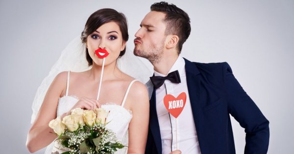 Wybieramy fotobudkę na wesele - przegląd najciekawszych atrakcji