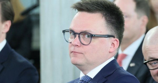 Manifestacja w Sejmie, tuż obok Szymona Hołowni. Tego nie pokazały kamery [wideo]