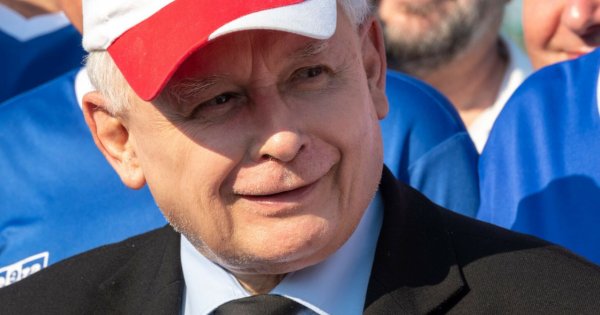 Polacy nadal nie pokochali Jareczka Kaczyńskiego kociarza? Powiedzieli wprost, co o nim sądzą