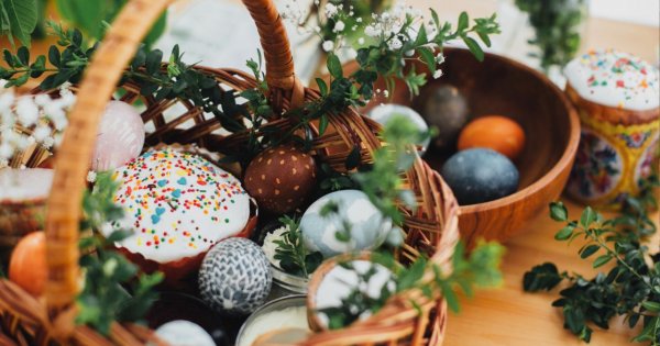 To jest skandal w koszyczku! Księża mówią dość czekoladowym zającom. "To nie ma nic wspólnego z wiarą"