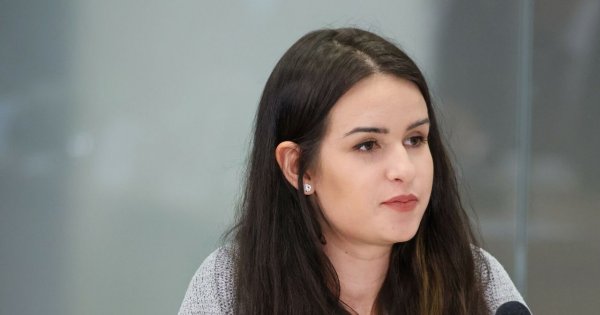 Maria Raczyńska twierdzi, że: "Afera wizowa nie istnieje". Wyznała też, że nie ma ani doświadczenia, ani wykształcenia