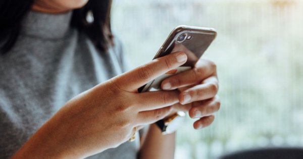 "Podpuściłam mojego męża na Tinderze. Nie znałam go od tej strony"